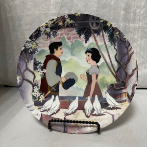 Walt Disney Snow White Collector's Plate "A Wish Come True" by Knowles