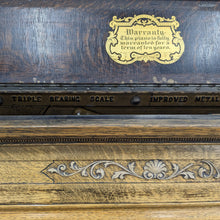 Cargar imagen en el visor de la galería, Hamilton 1904 Oak Neo-Classic Upright Piano
