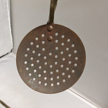 Cargar imagen en el visor de la galería, Copper with Twisted Brass Handle Hanging Kitchen Utensils, Set of 3
