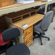 Cargar imagen en el visor de la galería, Office Furniture Available In-Store Only
