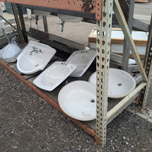 Cargar imagen en el visor de la galería, Sinks Available In-Store Only
